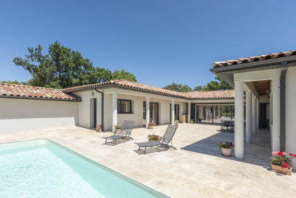 Maison contemporaine et traditionnelle à Grignan